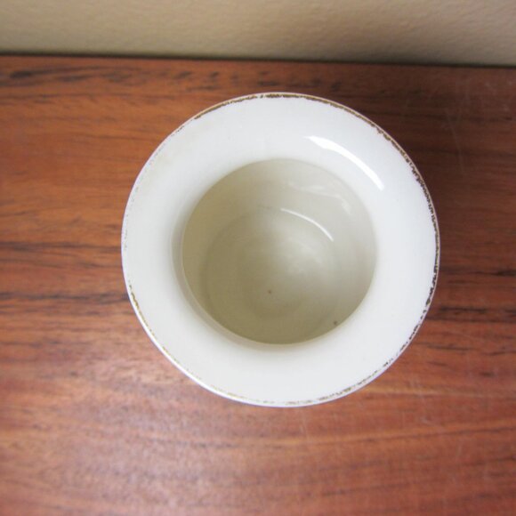 W.H. Goss crested heraldry china vintage Royal West Surrey Regiment (GC055 Grace - Picture 4 of 7